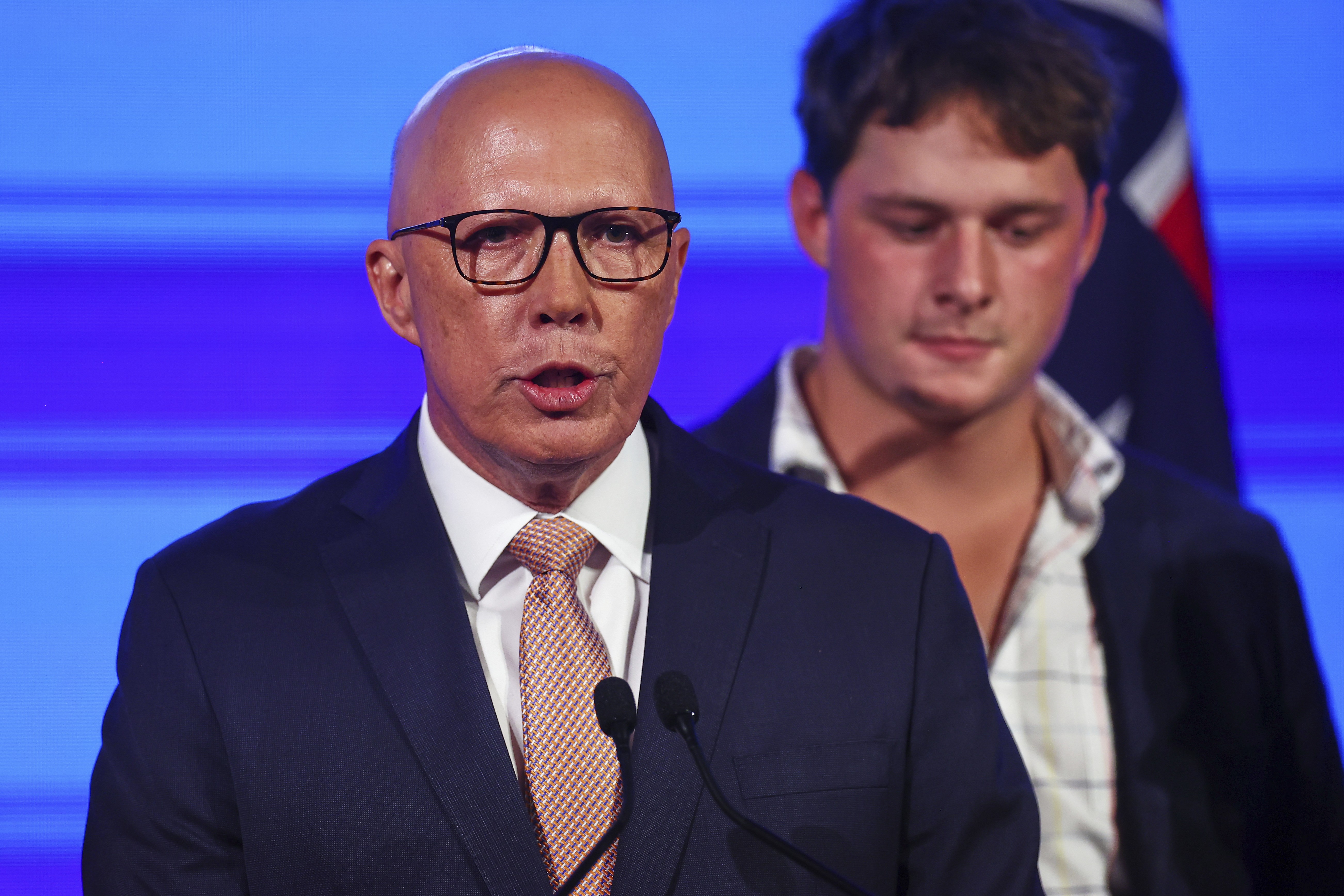 Eleições na Austrália: primeiro-ministro comemora vitória; associado a Trump, líder da oposição admite derrota