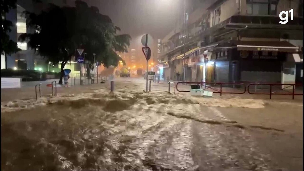 Hong Kong Registra O Maior Volume De Chuvas De Anos V Deo Mundo G