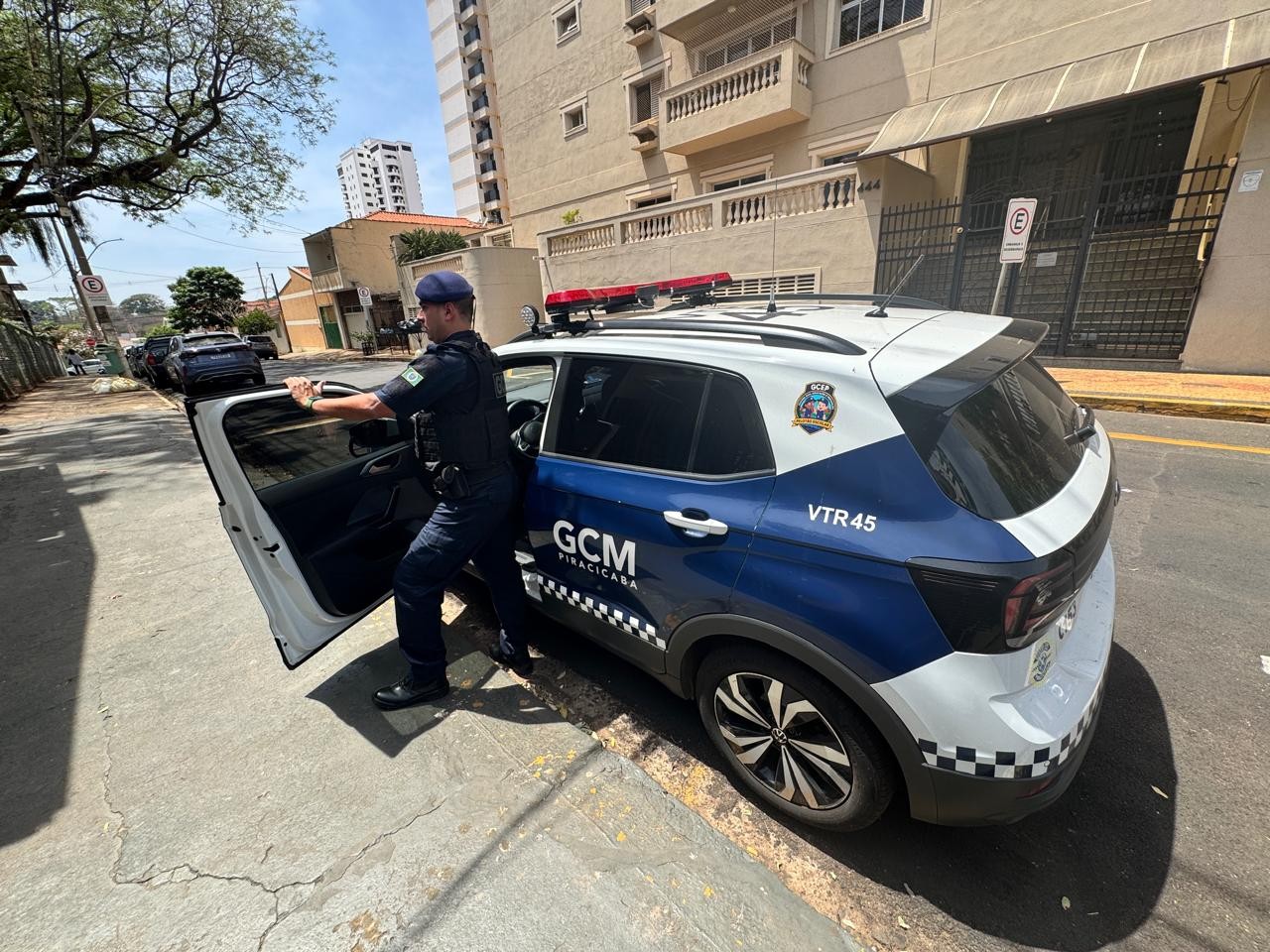 Com baixa de 21% no efetivo, Prefeitura transfere guardas de proteção do patrimônio público para rondas nas ruas 