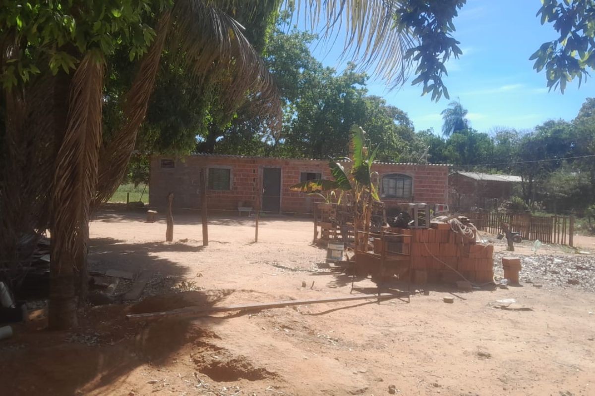 Suspeito de feminicídio é encontrado com filha de 4 anos em mata de Aquidauana