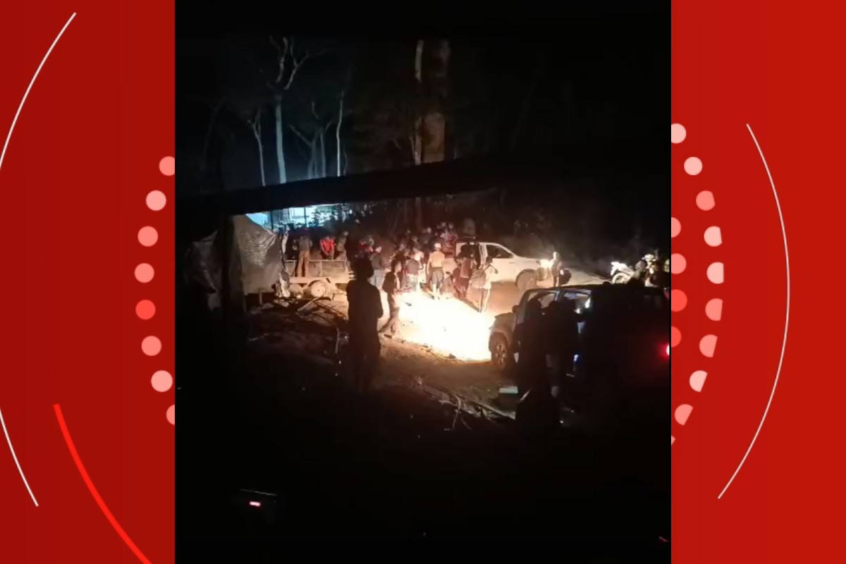 VÍDEO: garimpeiros ilegais fogem da Terra Indígena Sararé (MT) após dois dias de confronto com PF 