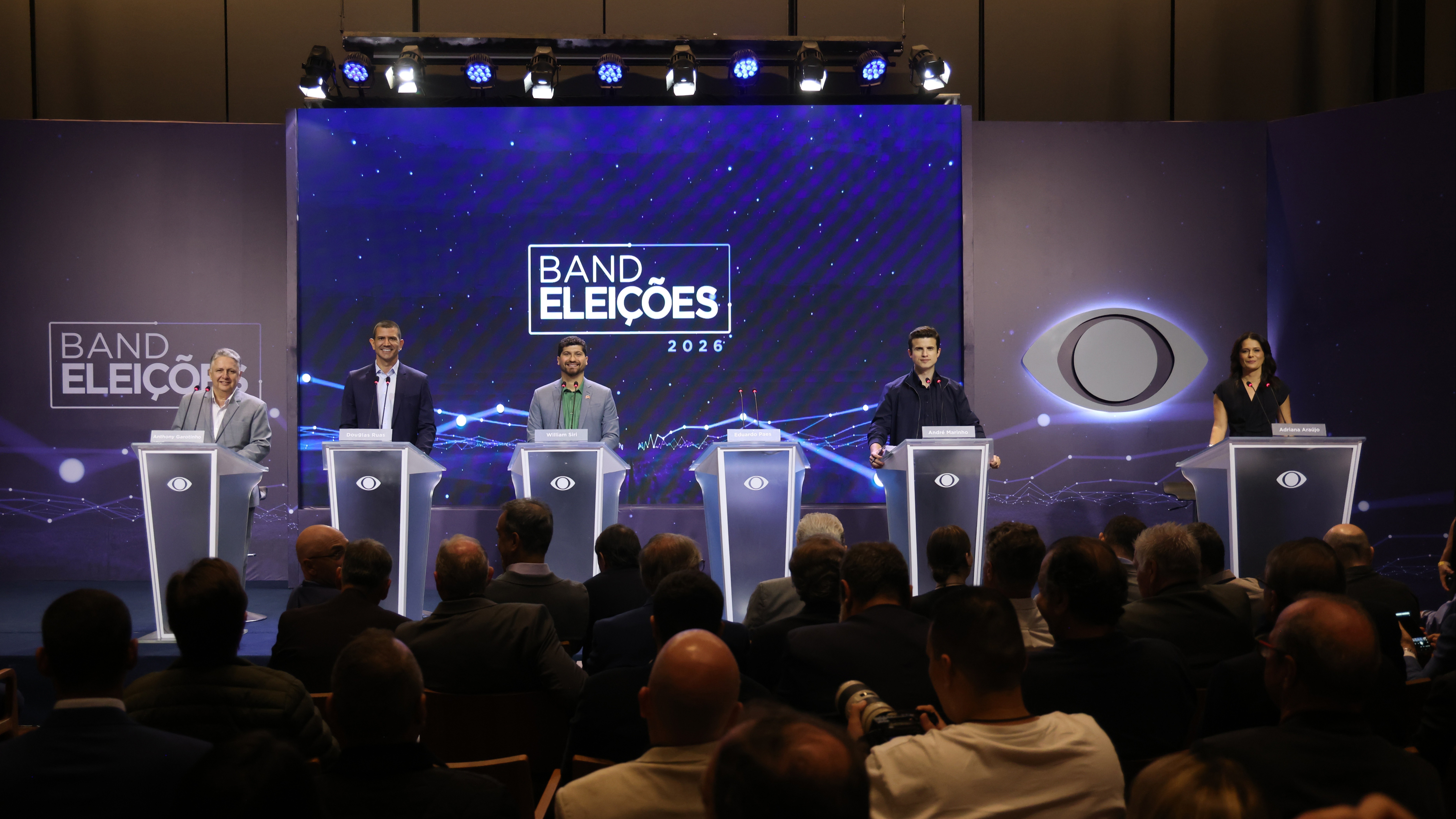 Discussões sobre segurança e corrupção, e ataques a Paes dão o tom do primeiro debate ao governo do RJ