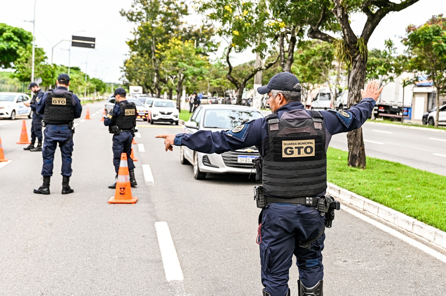 Ex-policial militar é preso por dirigir bêbado e tentar subornar guardas em Vitória