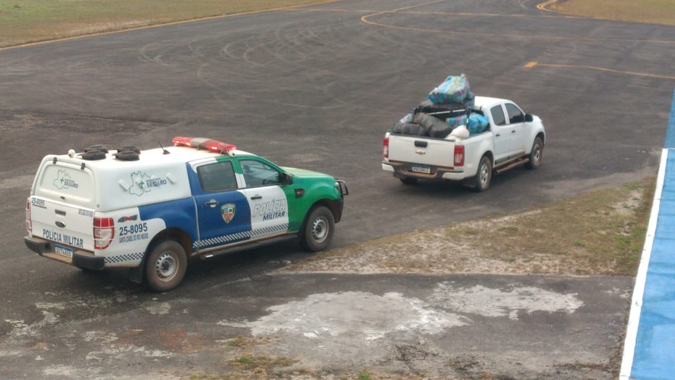 Drogas foram transportadas para o aeroporto de Santa Isabel do Rio Negro para ser encaminhada para Manaus — Foto: Divulgação