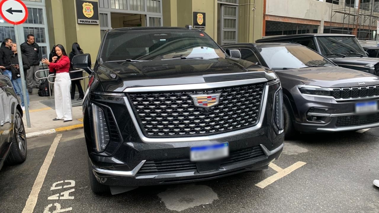 Como Deolane tem Cadillac Escalade? SUV de R$ 2,1 milhões não é vendido oficialmente no Brasil
