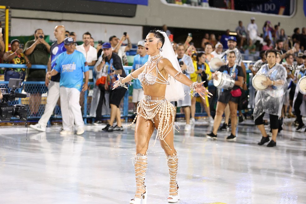 Sabrina Sato no ensaio da Vila Isabel na Sapucaí em 2023 — Foto: Daniel Pinheiro/AgNews