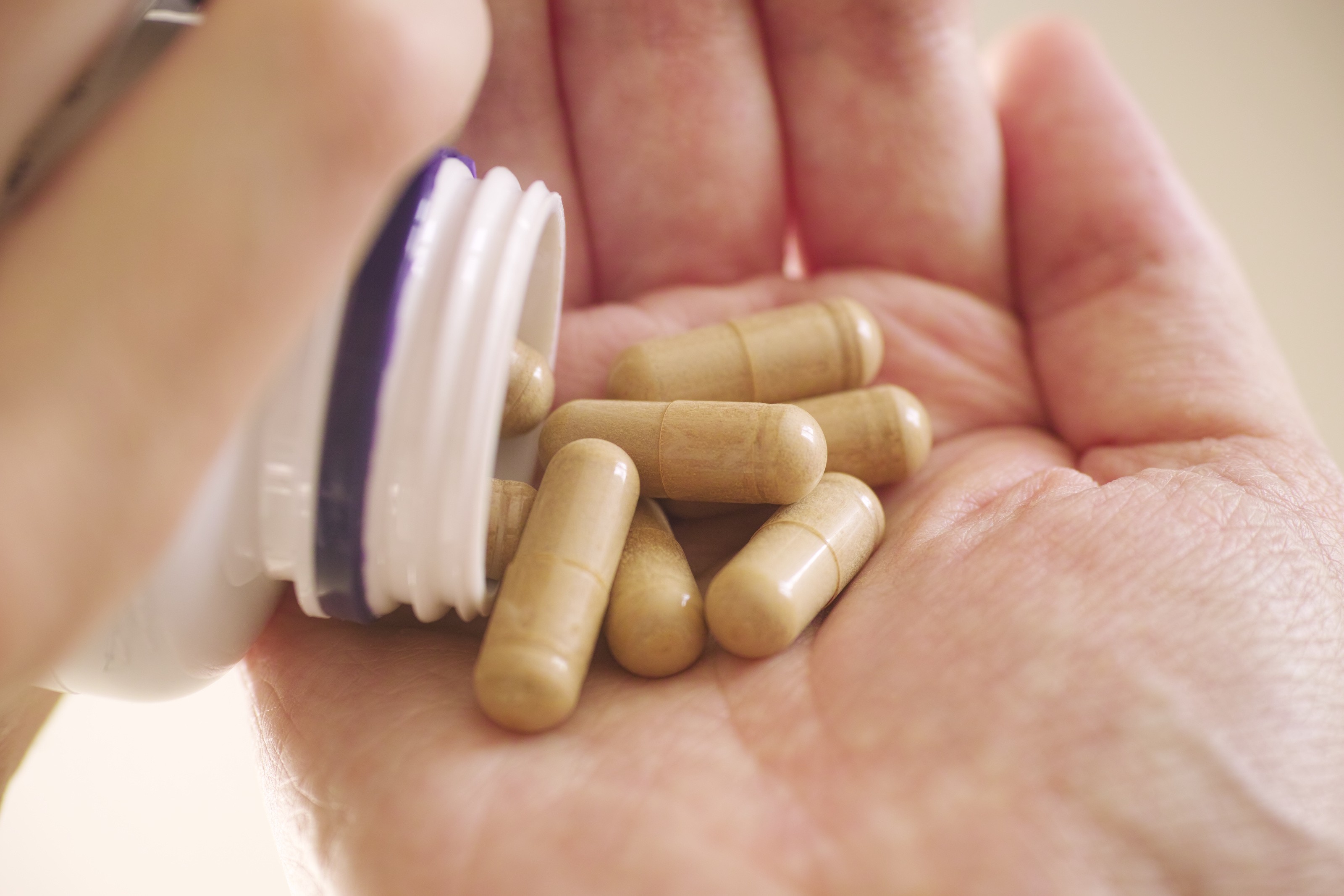 O que a ciência diz sobre os suplementos de NMN, NAD+ e resveratrol que prometem retardar o envelhecimento