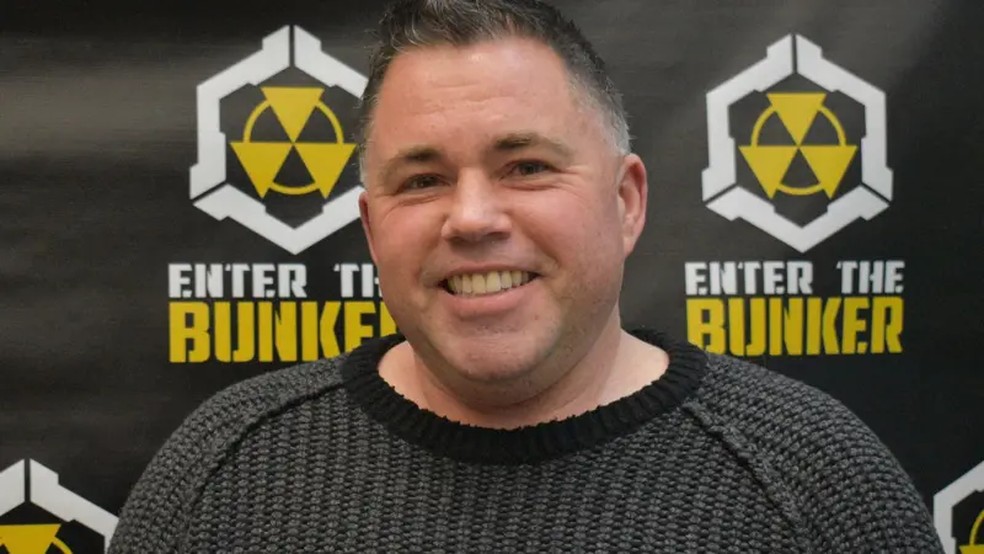 O magnata das criptomoedas Jonathan Baha'i comprou há mais de uma década o antigo bunker construído na época da Guerra Fria — Foto: Giancarlo Cininni/BBC