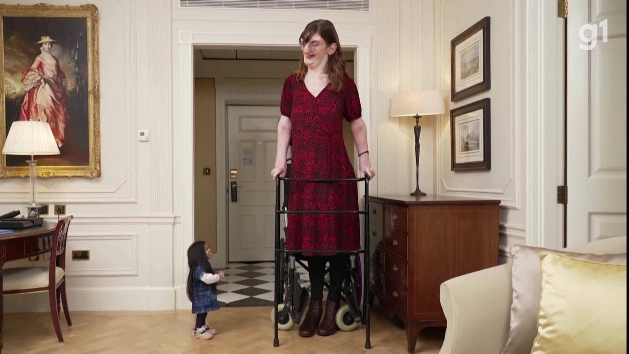 VÍDEO: Mulheres mais alta e mais baixa do mundo se encontram pela 1ª vez: 'Temos muito em comum'