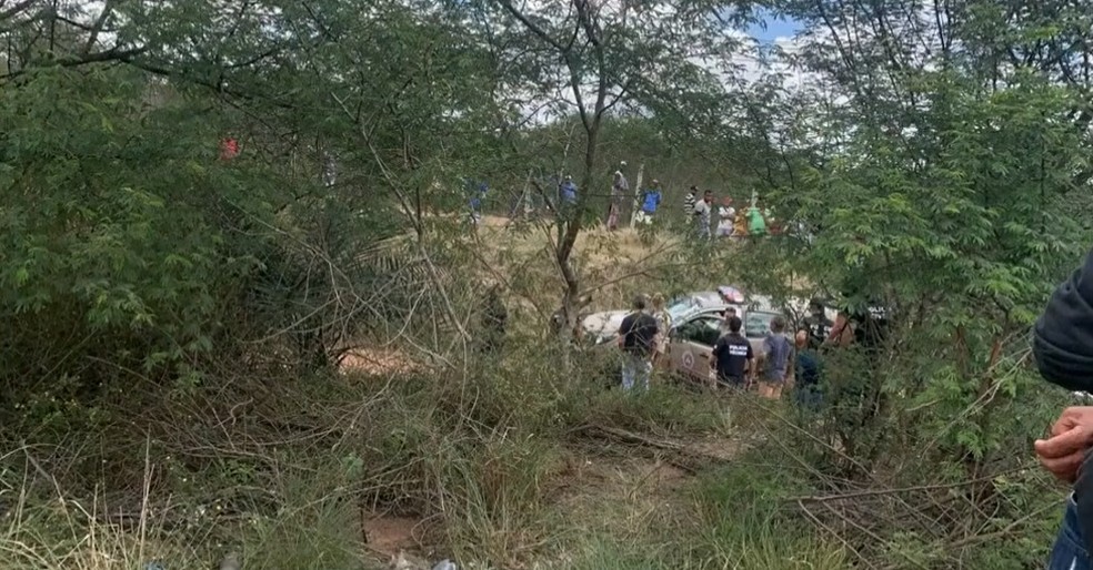 Corpo de Roque Júnior foi encontrado com as mãos amarradas — Foto: Reprodução/TV Subaé
