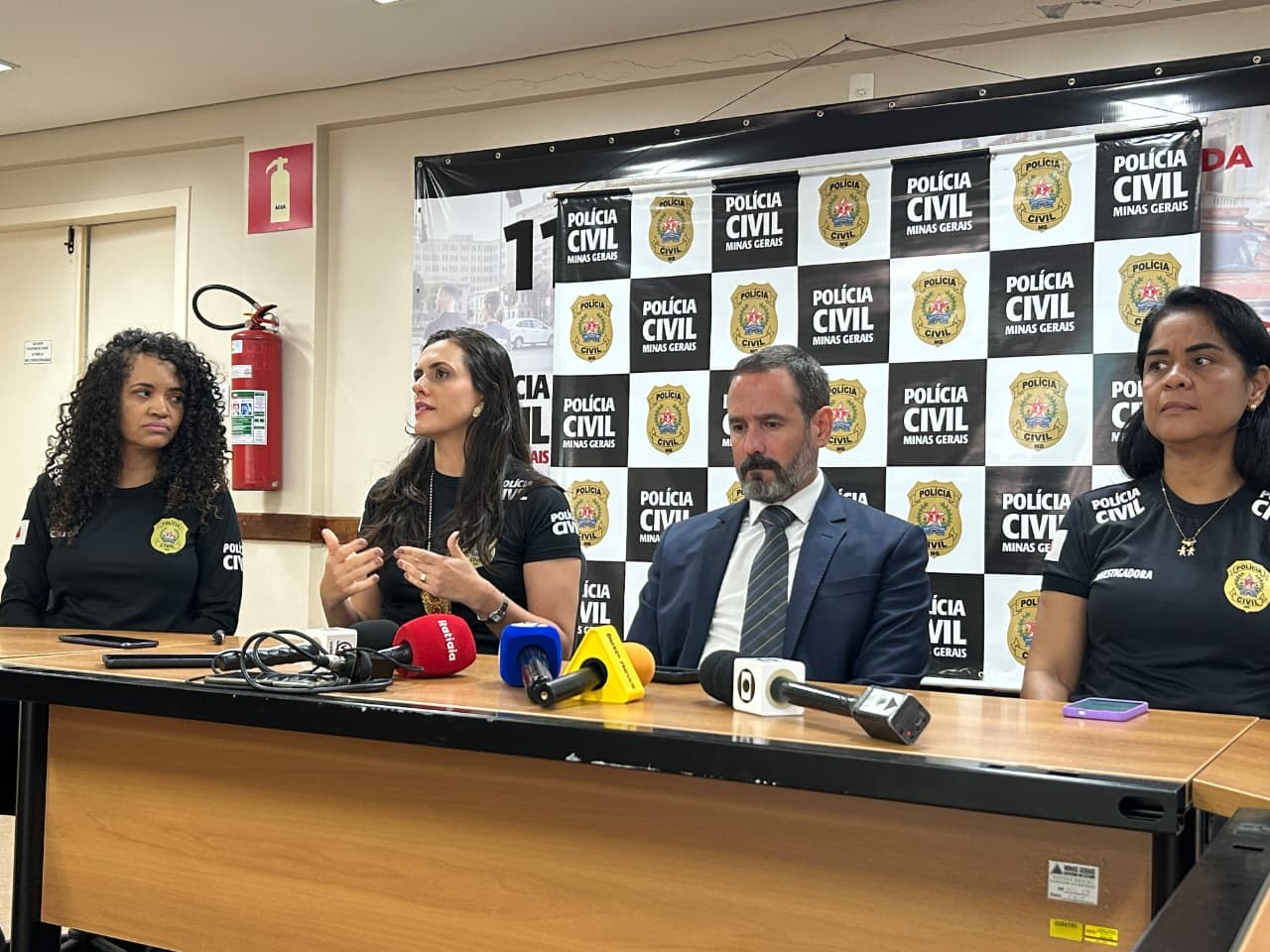 Polícia Civil prende investigada por torturar namorado com ferro de passar e chapinha em MG