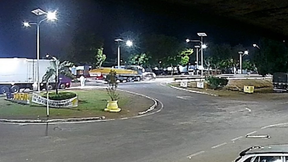 Motorista morre após acidente entre carro e caminhão na BR-153  Foto: Guaraí Notícias/Reprodução