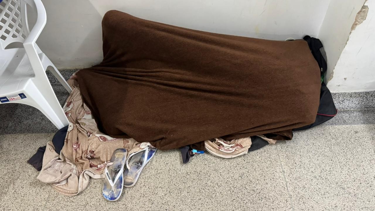 Vistoria aponta acompanhantes dormindo, lotação e falhas na estrutura do PS de Rio Branco
