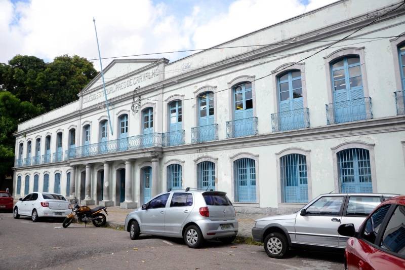 Polícia intervém para conter briga entre estudantes em escola de Belém