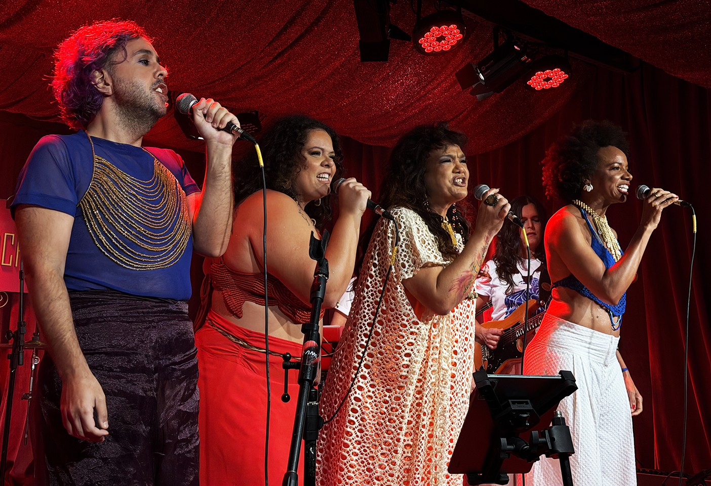 Os 50 anos do show do quarteto ‘Doces Bárbaros’ gera tributo feito no Rio com ecos da energia e do alto astral de 1976
