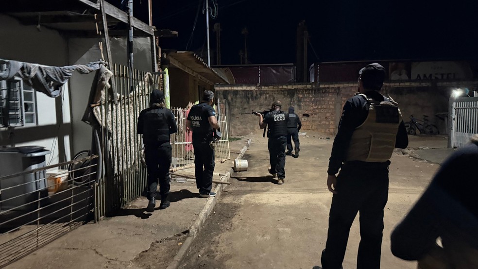 Além dos mandados de prisão, a Polícia Civil cumpriu 26 mandados de busca e apreensão domiciliar e 12 medidas cautelares. — Foto: Reprodução