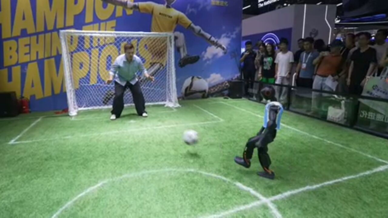 Robôs que lavam a roupa e jogam futebol? Novidades tecnológicas impressionam o público na maior feira de IA do mundo