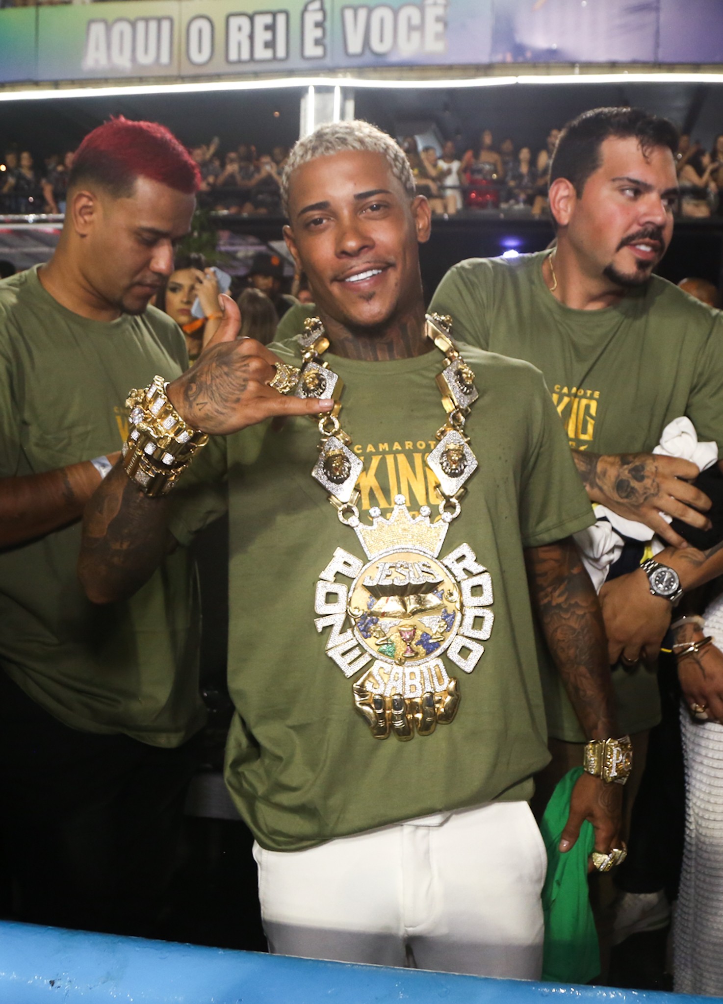 Poze do Rodo vai de megacolar à Sapucaí e tieta Stevie B