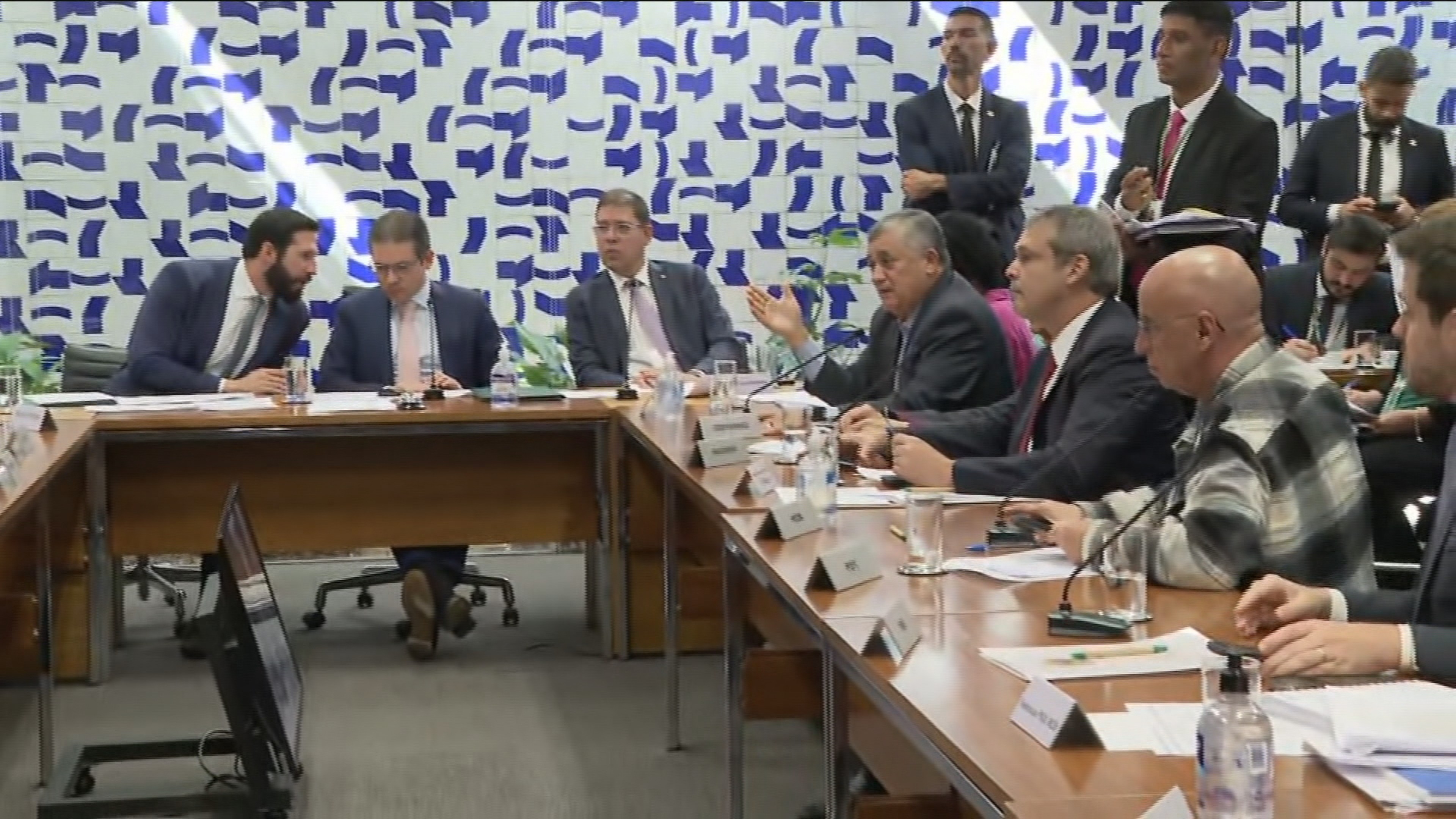 Hugo Motta, presidente da Câmara, marca para 16 de junho a votação de urgência para derrubar decreto do IOF