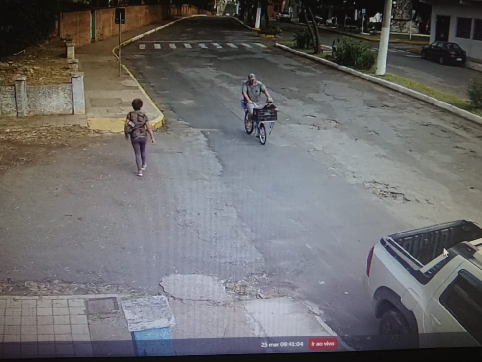 Segundo a polícia homem andou com a criança pela cidade horas antes do crime — Foto: Polícia Civil RS/Divulgação