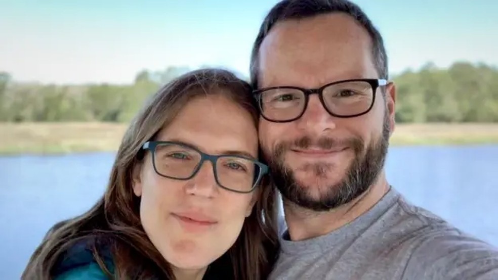 Katie e Alan Donegan conseguiram se aposentar quando ele tinha 40 anos, e ela, 35 — Foto: Acervo pessoal/BBC Brasil