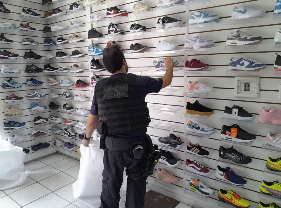 A denúncia partiu das detentoras dos direitos autorais das marcas — Foto: Receita Federal