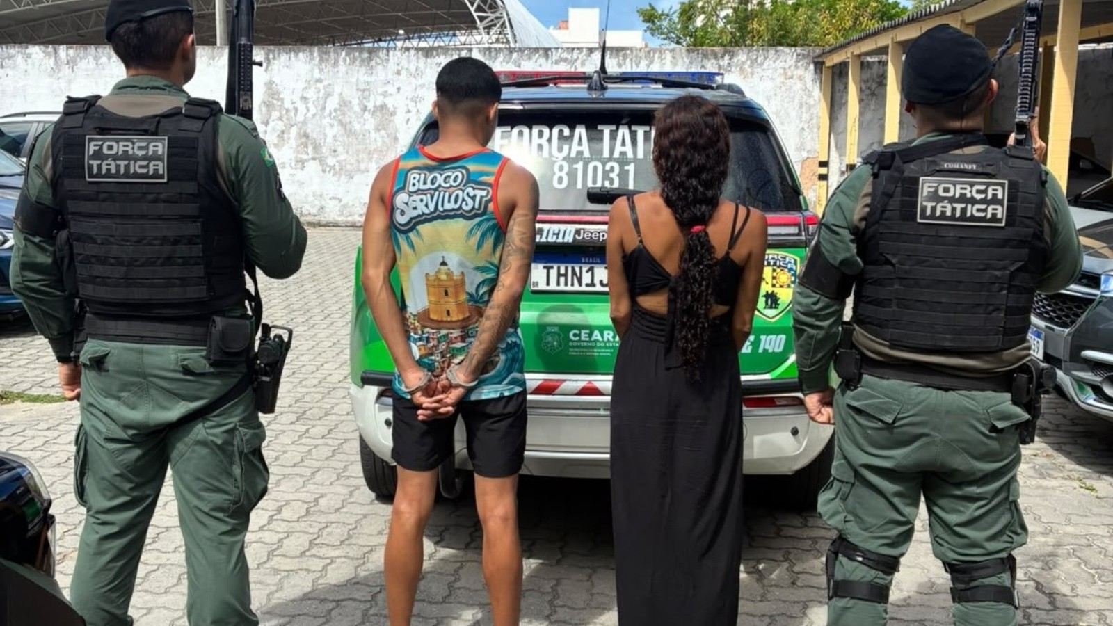 Mãe e filho são presos por suspeita de tráfico de drogas em Fortaleza