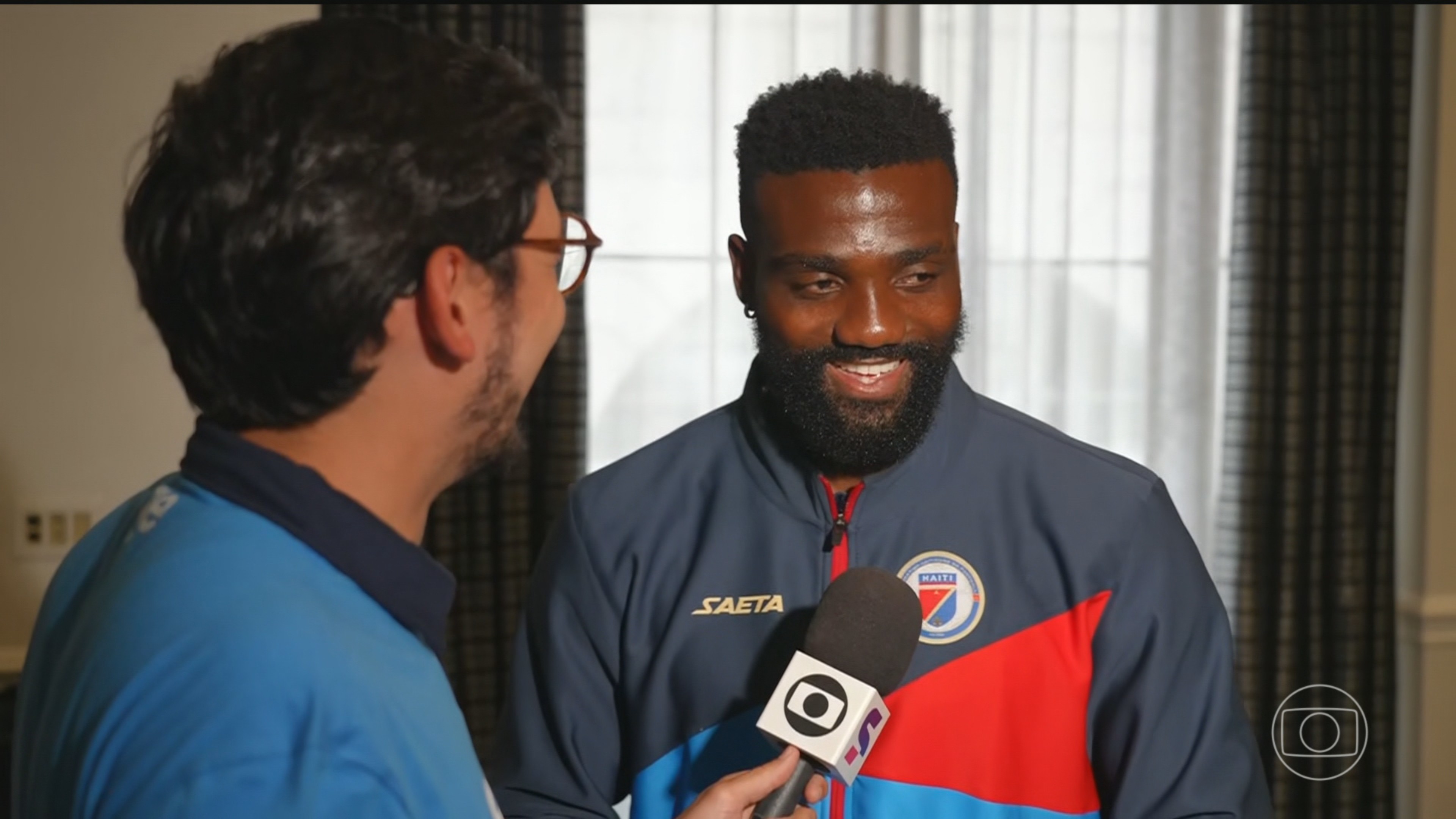 Esperança de gols do Haiti, atacante Pierrot fala da relação entre brasileiros e haitianos