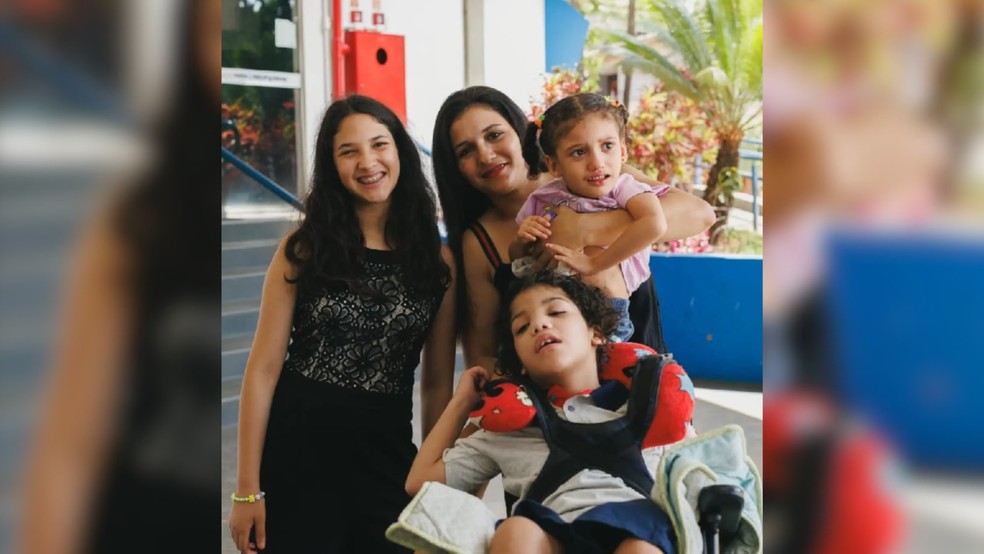 Fernanda é mãe de três crianças atípicas e mora em Rio Preto (SP) — Foto: Fernanda Pereira/Arquivo pessoal