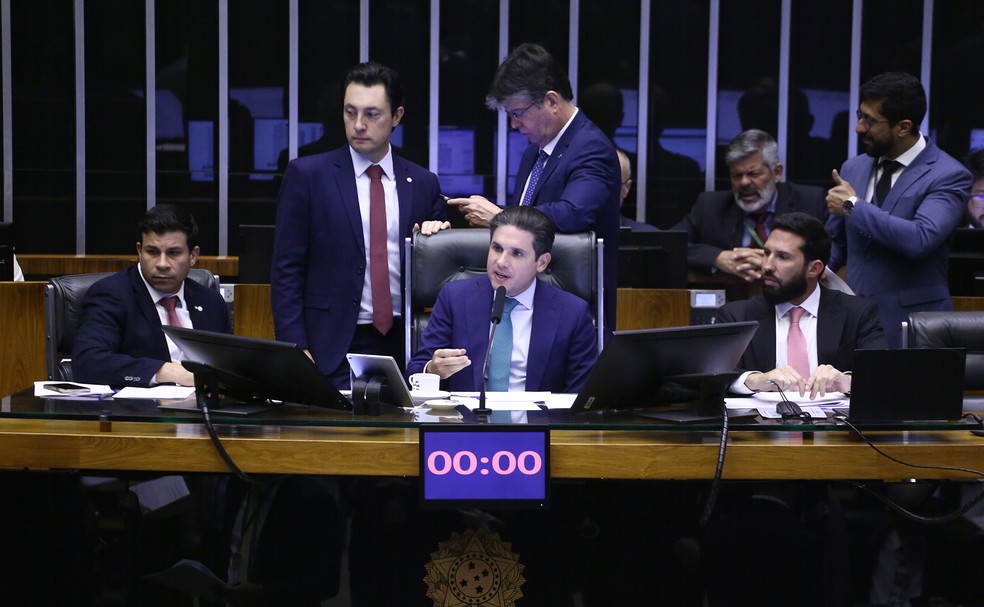 Nova versão da “PEC da Blindagem” exige aval do Congresso apenas para abertura de ação penal, não para inquéritos
