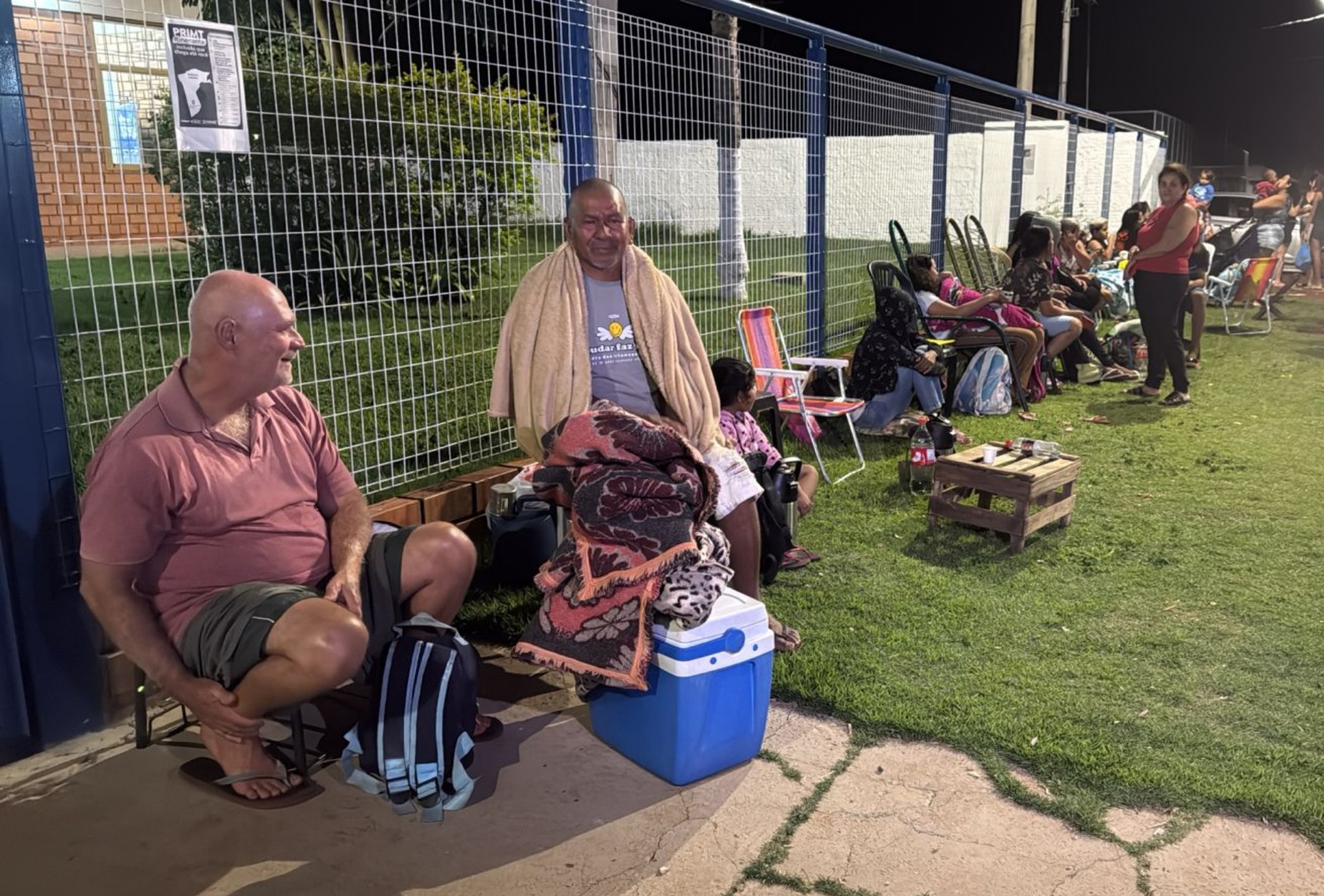 Desemprego leva moradores a madrugarem em filas pelo 3° dia por chance de trabalho em MS