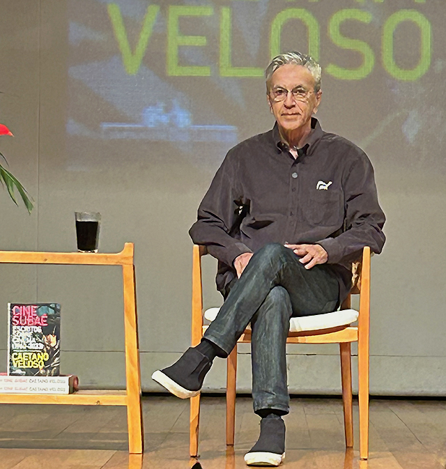 Caetano Veloso repassa a estrada da vida cinematográfica e transcendental ao lançar o livro ‘Cine Subaé’ no Rio