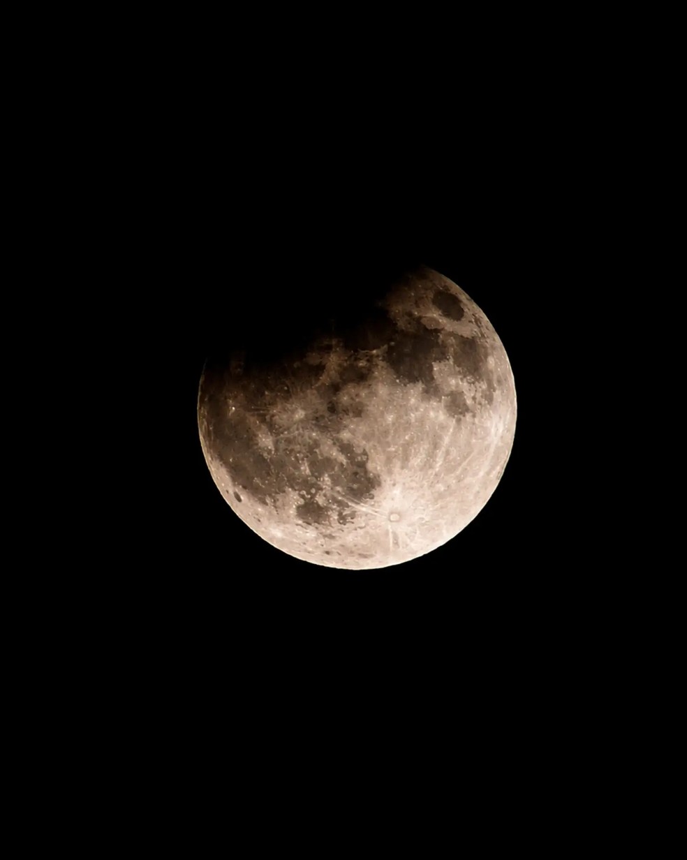 Eclipse lunar parcial em São Luís — Foto: Alan Rodrigues/Caos Infinito
