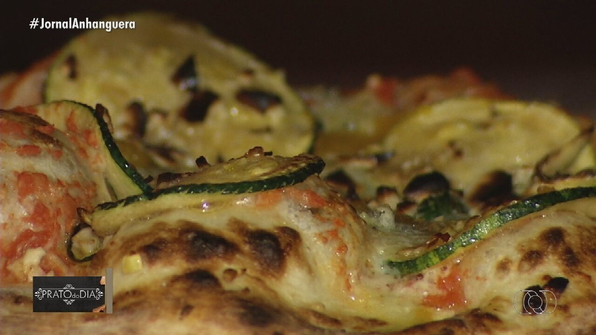 Rotolino napoletano: saiba como fazer receita de pizza fechada, Prato do  Dia