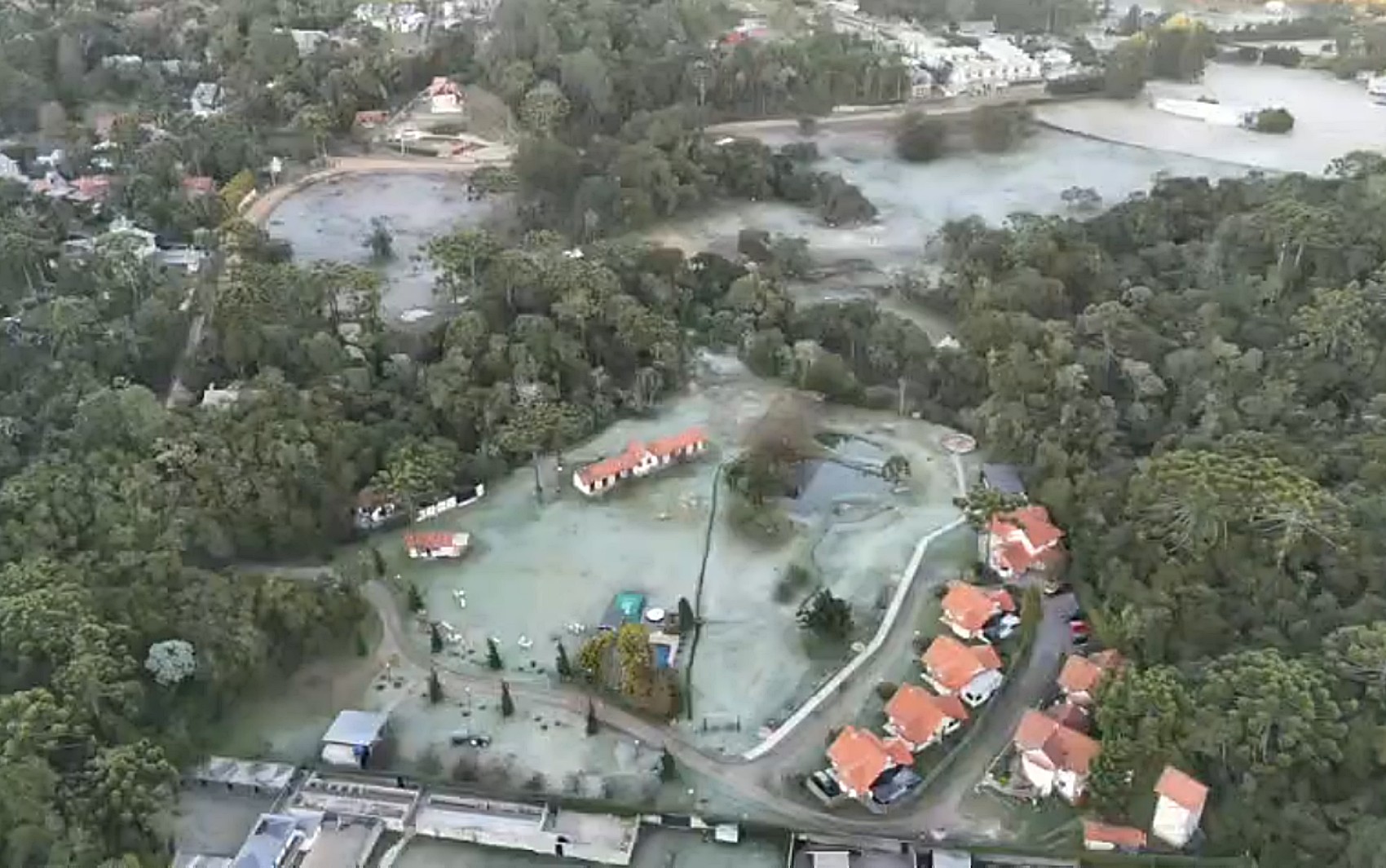 Monte Verde amanhece com geada e registra temperatura média de -0,3°C em estação local