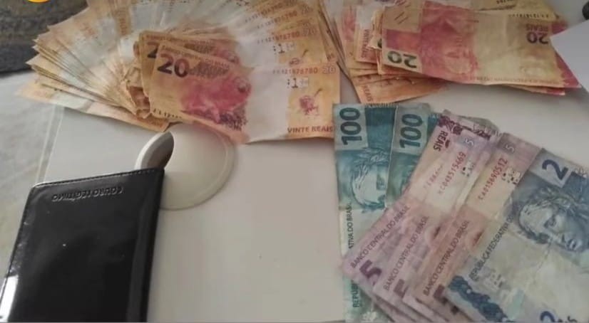 Homem é preso com R$ 2 mil em notas falsas na Bahia