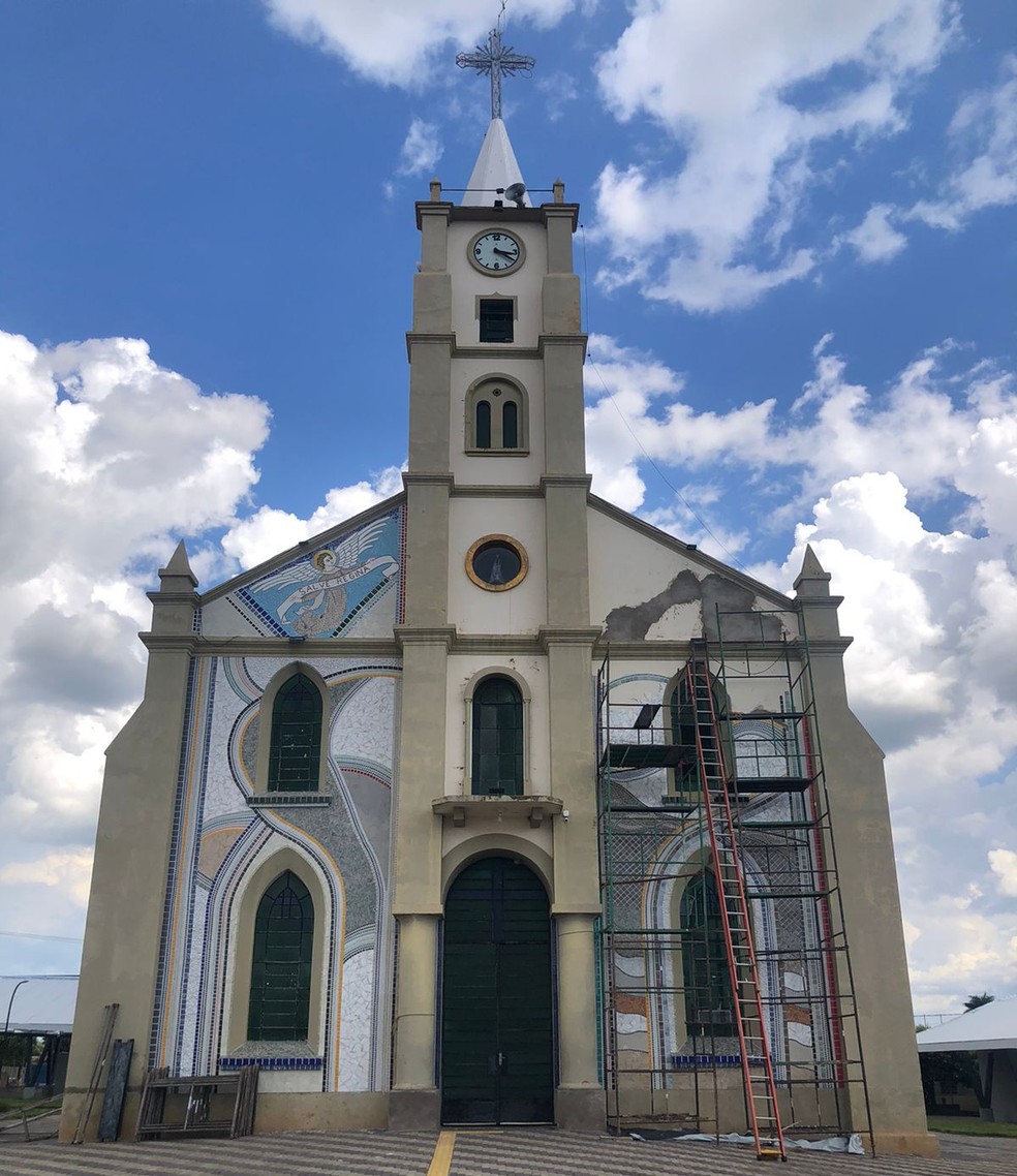 Igreja de Três Fronteiras (SP) foi restaurada e ganhou arte em mosaico — Foto: Geraldo Trindade Furlaneto/Arquivo pessoal