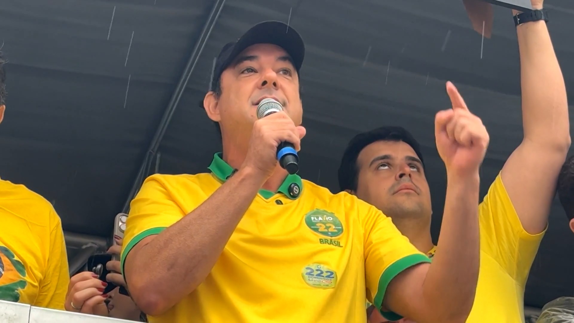 Flávio Roscoe promete ampliar investimentos na saúde e reduzir burocracia para empresas em MG