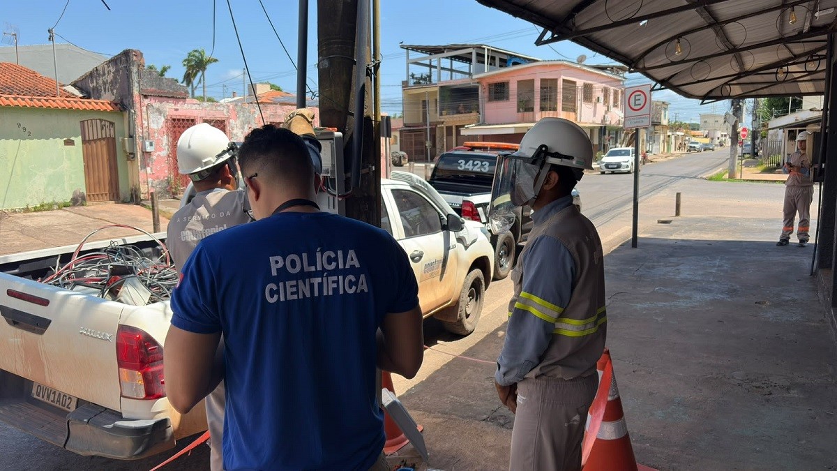 Operação contra furto de energia flagra 'gato' e medidor adulterado em bairros de Santarém, no Pará
