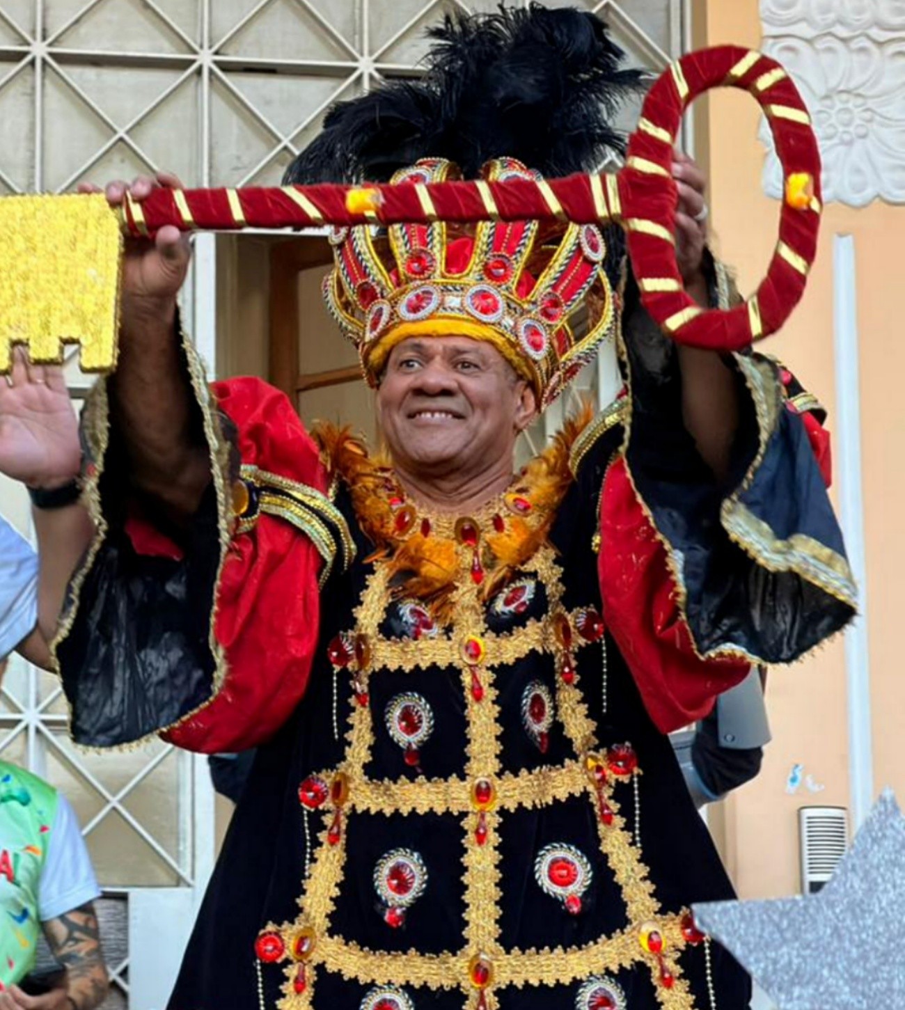 Rei Momo de Poços de Caldas atua há quase 50 anos no carnaval e já foi integrante da Beija-Flor