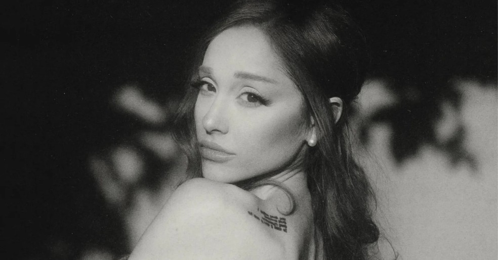 Ariana Grande em imagem de divulgação do disco 'Petal' (2026) — Foto: Divulgação
