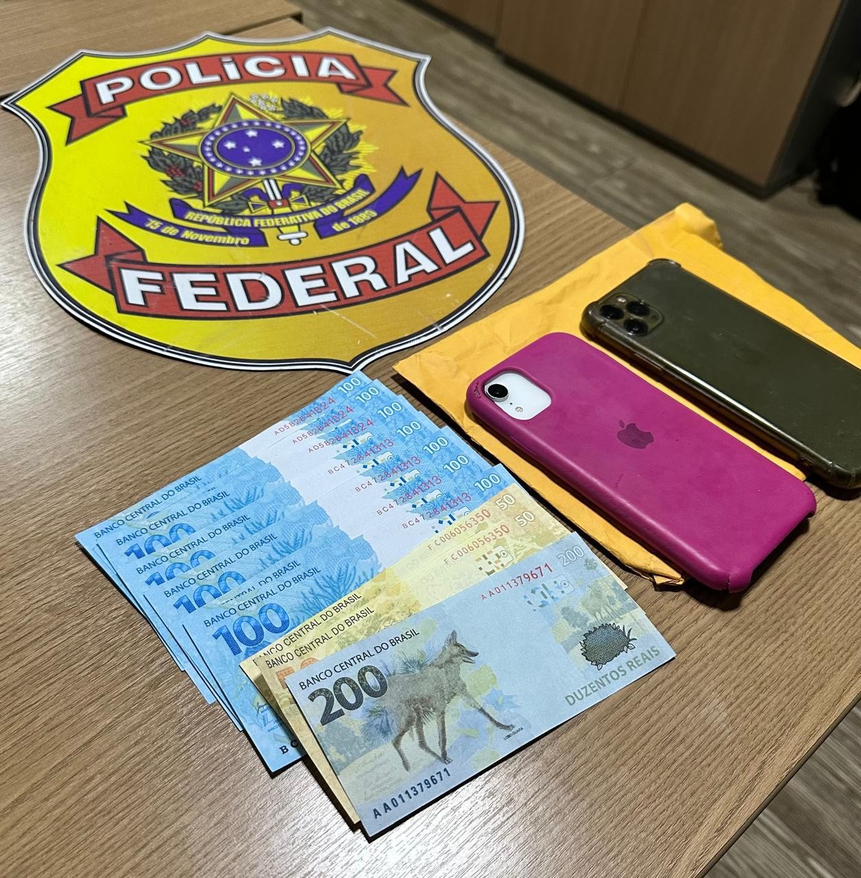 PF e PM prendem dois homens suspeitos de aquisição e distribuição de moeda falsa em Itacarambi 