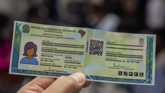 Recusa de padre em batizado de menina gera debate sobre escolha de nomes no Brasil; veja regras - Padre não quis dizer o nome de uma menina durante ato religioso no Rio de Janeiro. Nos cartórios de registro civil, normas impedem nomes que deem margem de exposição ao ridículo.