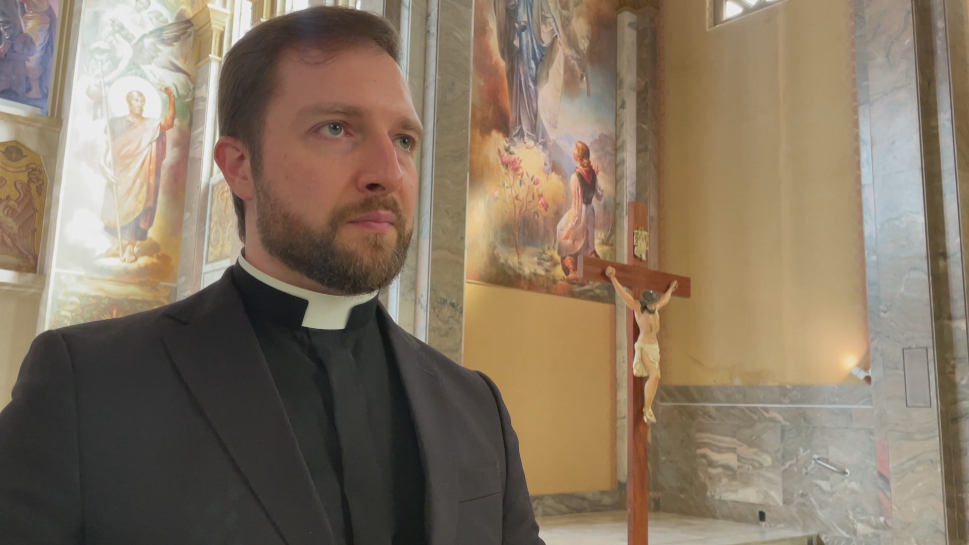 Primeiro padre exorcista da Serra do RS assume função e já tem fila de espera para atendimentos; como funciona ritual cercado de mitos