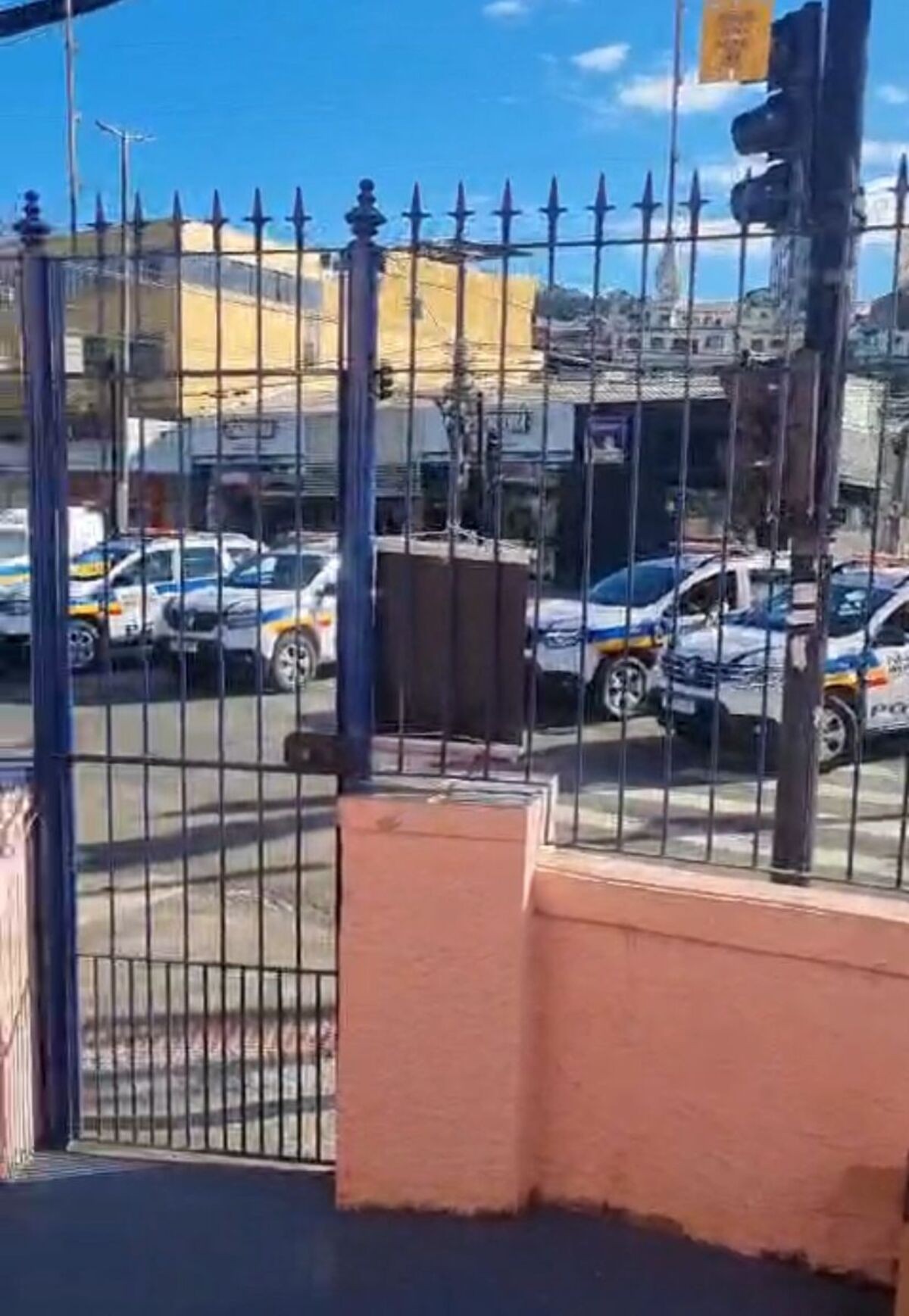 Homem vende carro, mas 'pega de volta' após receber várias multas em Juiz de Fora
