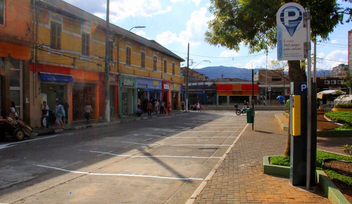 Rua Brás Cubas, em Mogi, ganha vaga de estacionamento rotativo Mogi