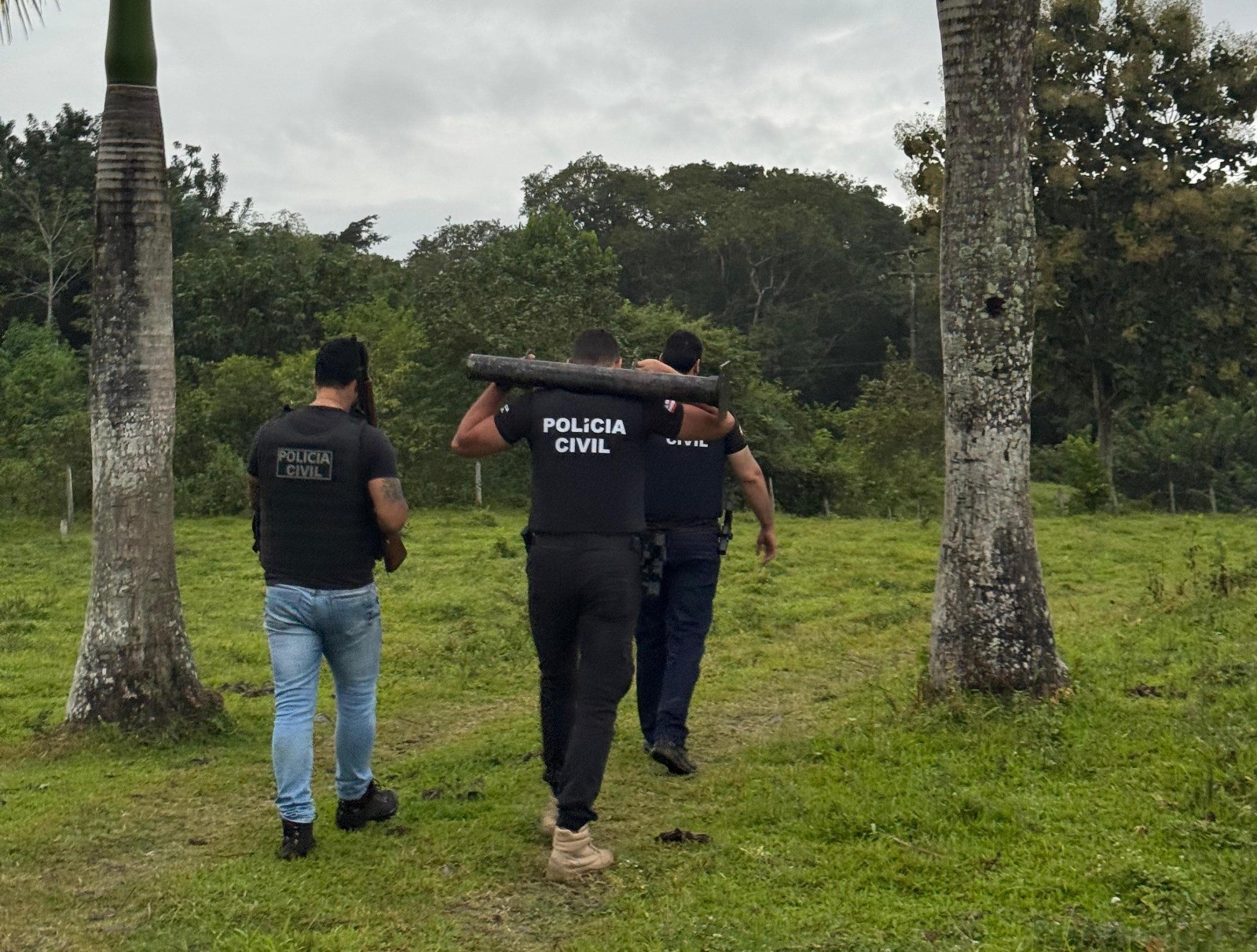 Padrasto é preso suspeito de estupro de vulnerável contra duas enteadas na BA; homem fugiu por quatro anos com uma das vítimas