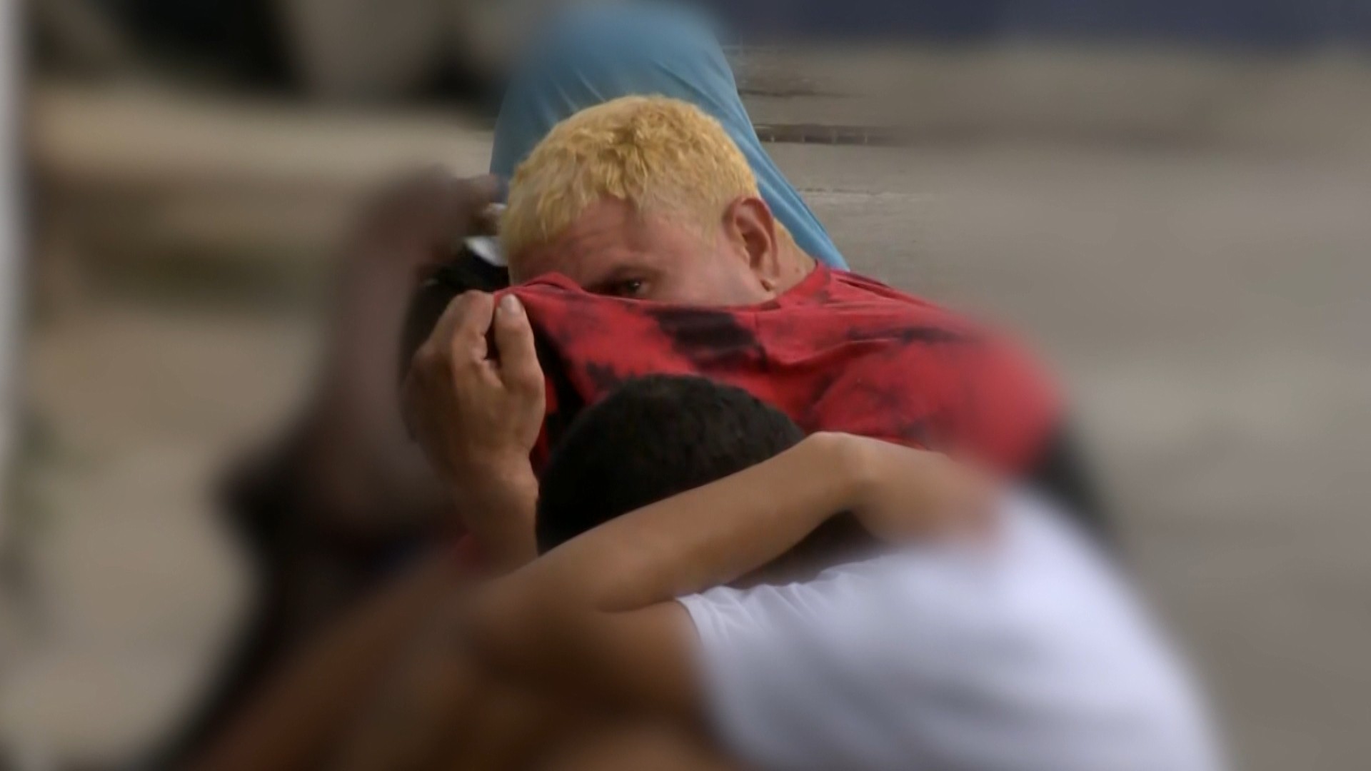 Mulher mantida em cárcere é 'liberada' para levar o filho à escola; professores notam agressões e a levam para a delegacia no ES