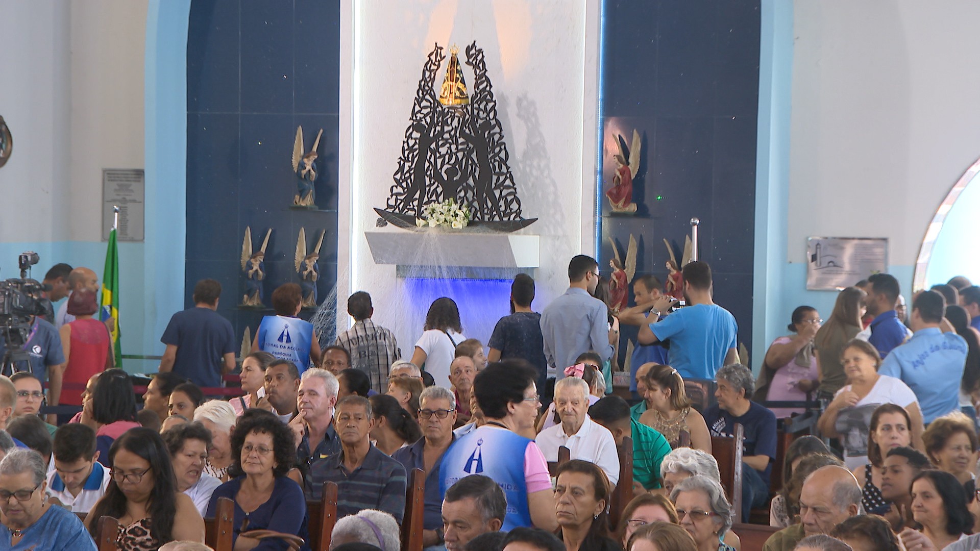 Dia de Nossa Senhora Aparecida em Divinópolis tem missas, procissão e ônibus para o Santuário