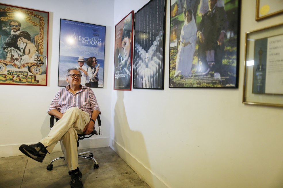 Foto de arquivo de 18/12/2019 do diretor, fotógrafo e produtor de cinema, Luiz Carlos Barreto, durante sessão de fotos cedida ao jornal O Estado de S.Paulo em Botafogo, na zona sul da cidade do Rio de Janeiro (RJ). — Foto: Alex Ribeiro/Estadão Conteúdo